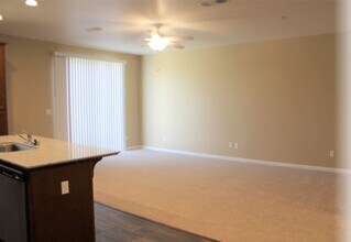 717 Suzanne Dr in Merced, CA - Building Photo - Building Photo