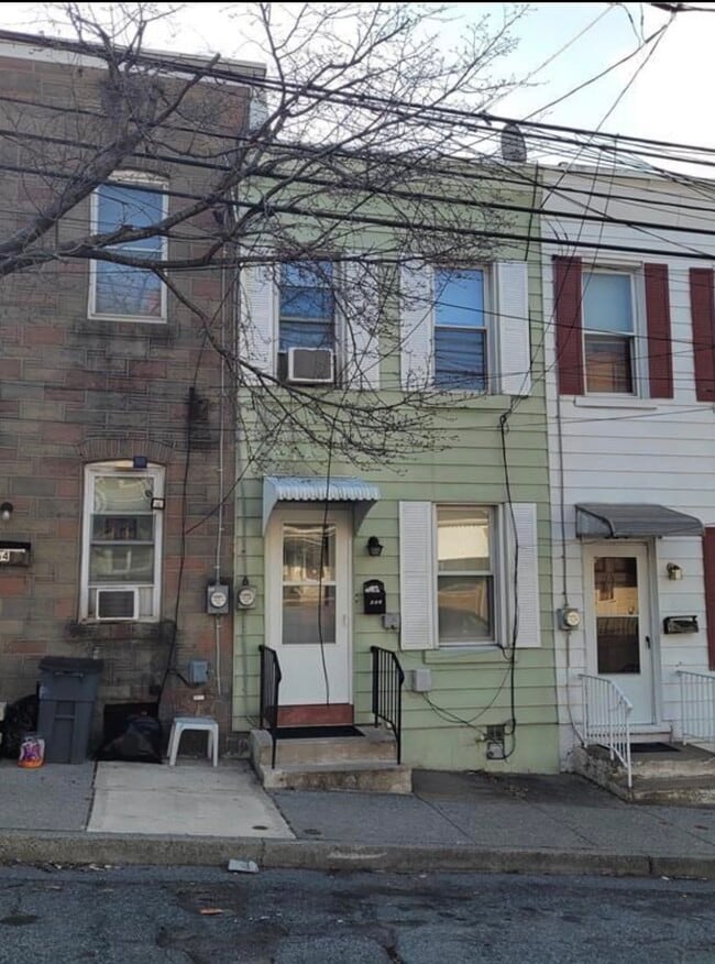 property at 662 Atlantic St