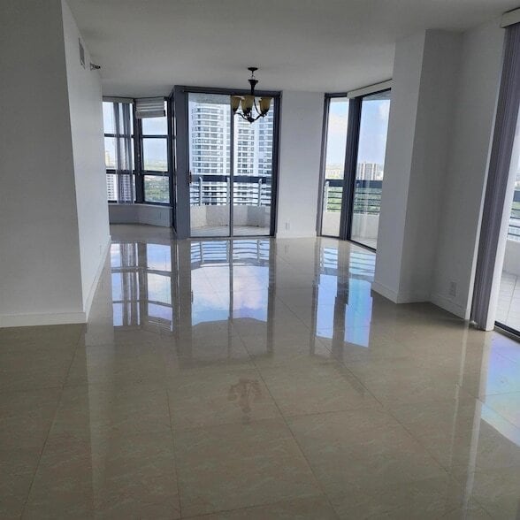19101 NE 36th Pl, Unit 3006 in Aventura, FL - Building Photo - Building Photo