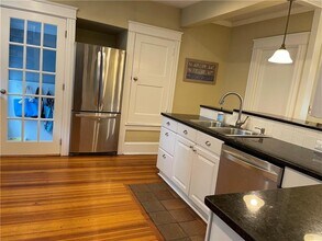 35 Annandale Rd in Newport, RI - Building Photo - Building Photo