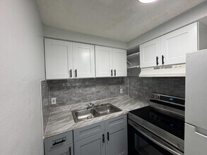 SMS 2 - 1515 E 139TH AVE in Tampa, FL - Building Photo - Building Photo