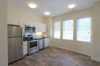 7110 Germantown Ave in Philadelphia, PA - Building Photo - Building Photo