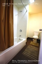 4805 W Irving Park Rd-Unit -Unit #2 in Chicago, IL - Foto de edificio - Building Photo
