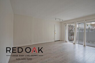 1327 Laurel Ave in West Hollywood, CA - Building Photo - Building Photo