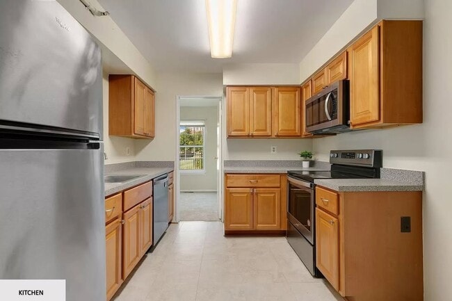 74 N Whitney St in Amherst, MA - Building Photo - Building Photo