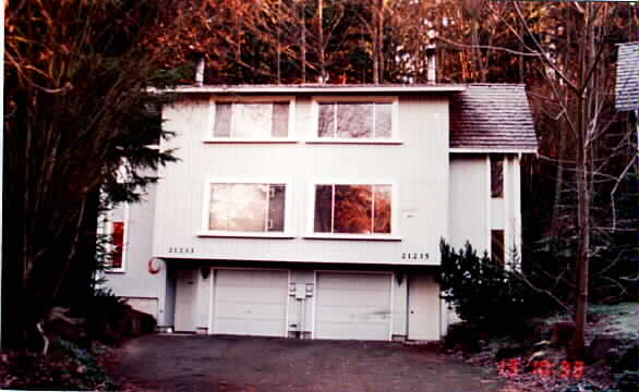 21233-21235 Pioneer Way in Edmonds, WA - Building Photo