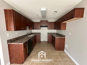 2280 Southern Woods Dr in Cordova, TN - Building Photo - Building Photo