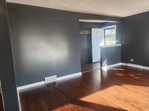 2800 Manor Ln, Unit B in Park Ridge, IL - Foto de edificio - Building Photo