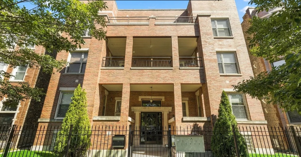 5739 S Michigan Ave in Chicago, IL - Building Photo
