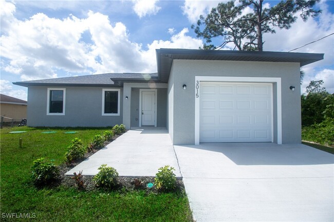 property at 3015 S Balsam Cir