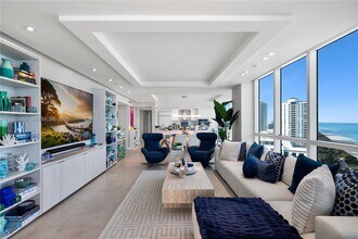 3801 Collins Ave in Miami Beach, FL - Foto de edificio - Building Photo