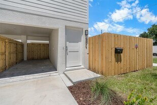 5051 43rd St S in St. Petersburg, FL - Building Photo