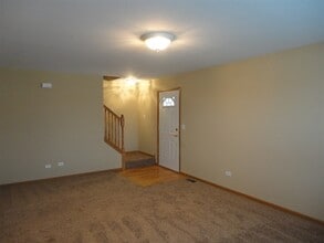 609 Circle Dr in Coal City, IL - Foto de edificio - Building Photo