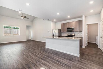 13641 Goldeye Dr in Shenandoah, TX - Building Photo - Building Photo
