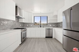 2225 4th St in Santa Monica, CA - Building Photo - Building Photo