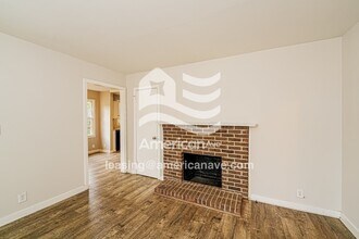 201 Ridgewood Ave in Fairfield, AL - Foto de edificio - Building Photo