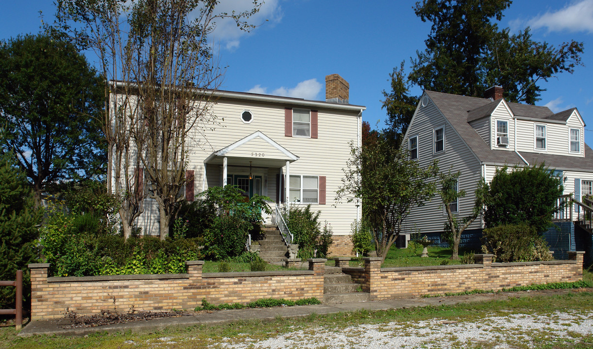 5320 Washington Ave SE in Charleston, WV - Building Photo