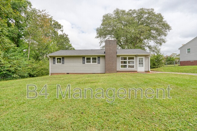 620 Greenhill Rd in Spartanburg, SC - Foto de edificio - Building Photo