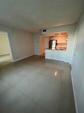 752 Executive Center Dr in West Palm Beach, FL - Building Photo - Building Photo