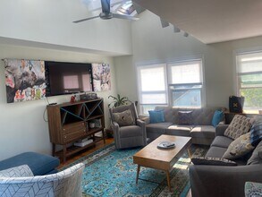 72 6th St, Unit 2 in Cambridge, MA - Building Photo - Building Photo