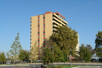 Heider Hall in Omaha, NE - Foto de edificio - Building Photo