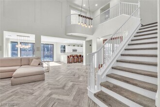 9885 Shadycrest Ct in Las Vegas, NV - Building Photo - Building Photo