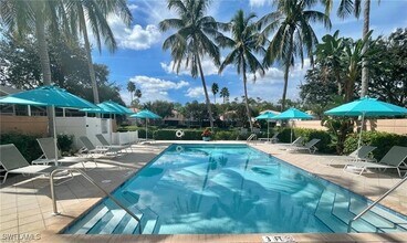 5549 Cove Cir in Naples, FL - Building Photo - Building Photo