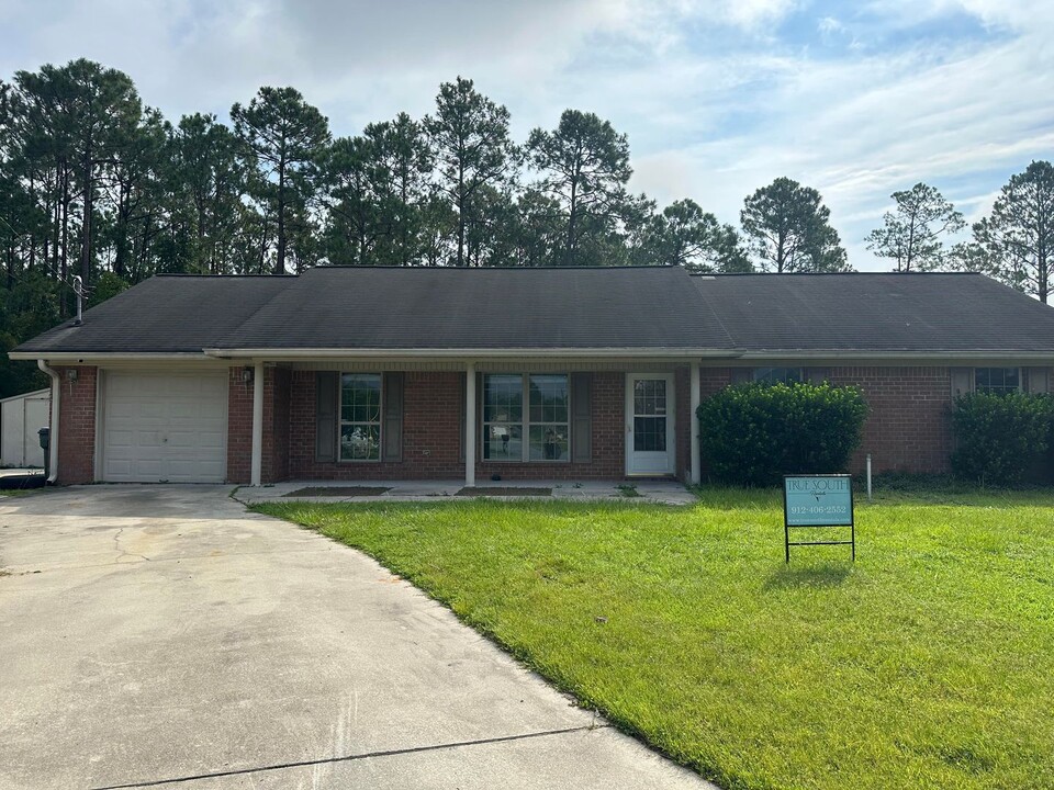 67 Magnolia Cv Rd NE in Ludowici, GA - Building Photo