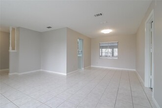 103 Cardamon Dr in Orlando, FL - Building Photo - Building Photo