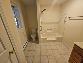 585 High St in Candia, NH - Building Photo - Building Photo