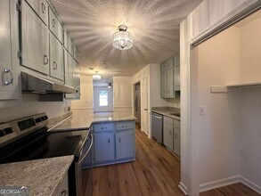 5172 Ridge Forest Dr in Stone Mountain, GA - Building Photo - Building Photo