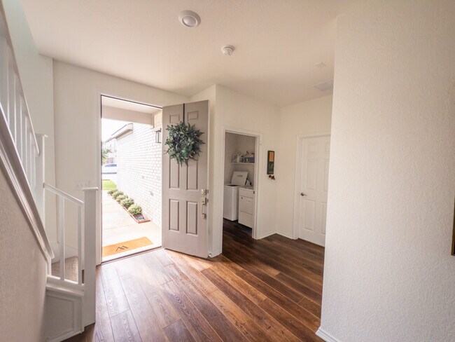 6305 Conestoga Wagon Way in Del Valle, TX - Building Photo - Building Photo