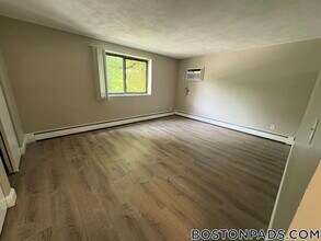 16 Whites Ave, Unit 31 in Watertown, MA - Building Photo - Building Photo