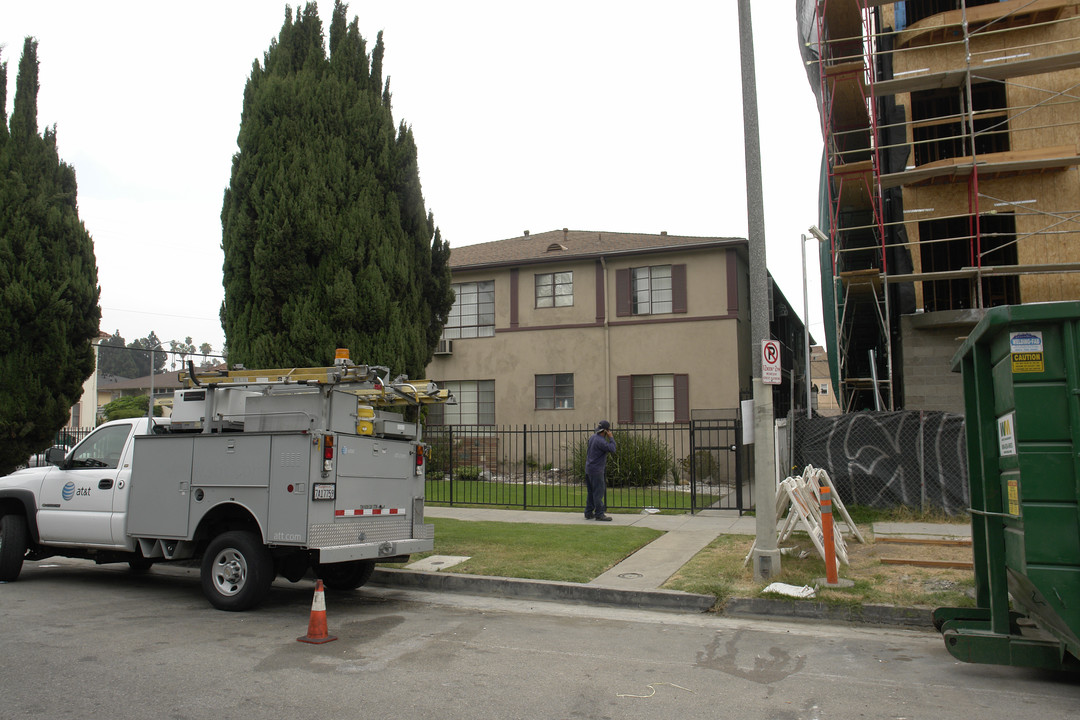 3750 2nd St in Los Angeles, CA - Building Photo