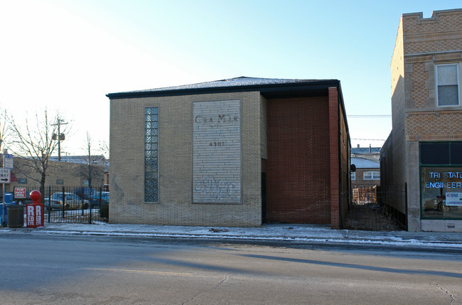 Gra Mar Apartments in Chicago, IL - Building Photo - Building Photo