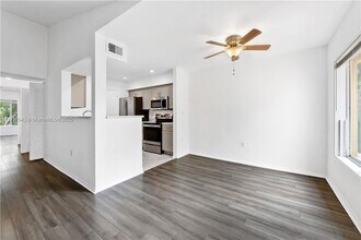 2361 NW 33rd St in Oakland Park, FL - Building Photo - Building Photo