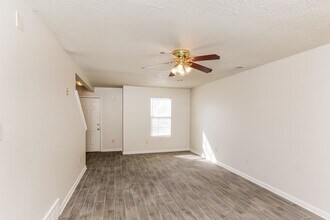 4490 Cedar Ridge Ln in Memphis, TN - Building Photo - Building Photo