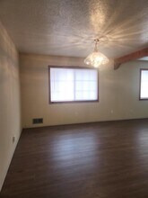 8505 Hannett Ave NE in Albuquerque, NM - Building Photo - Building Photo