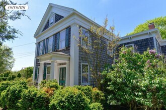 2214 Montauk Hwy in Bridgehampton, NY - Building Photo - Building Photo