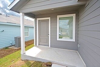 1537 Hummock Steep in New Braunfels, TX - Building Photo - Building Photo