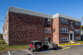 East Browning Apartments in Bellmawr, NJ - Building Photo - Building Photo