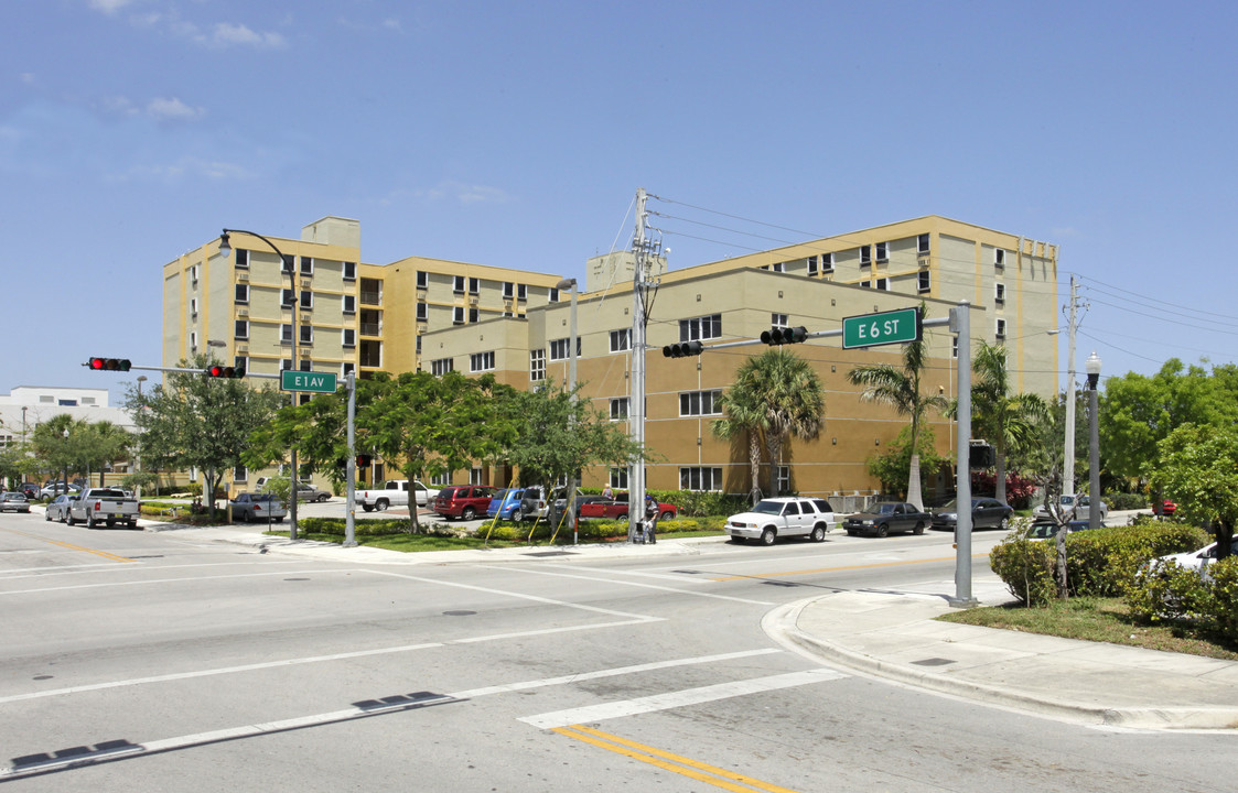 Vernon Ashley Plaza in Hialeah, FL - Building Photo