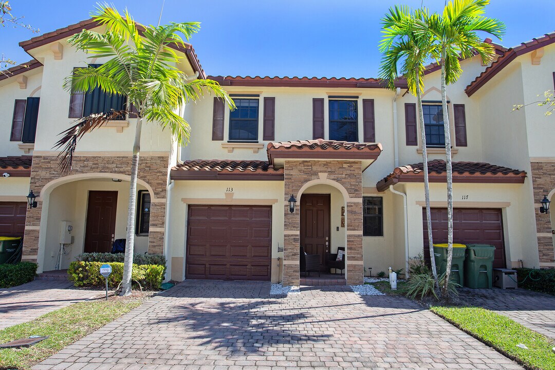 113 SE 33rd Ter in Homestead, FL - Building Photo