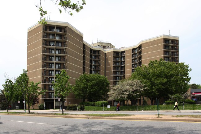 Bel Park Tower in Baltimore, MD - Foto de edificio - Building Photo