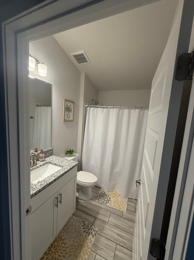 4897 Sutherland St in Spring Hill, FL - Building Photo - Building Photo
