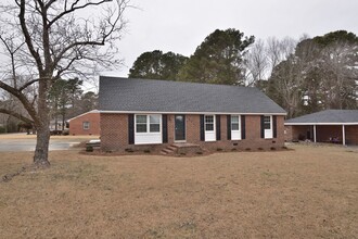 820 Forest Hill Ave in Rocky Mount, NC - Building Photo - Building Photo