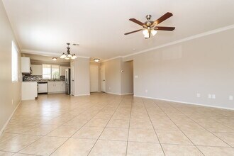 3710 W Dunbar Dr in Phoenix, AZ - Foto de edificio - Building Photo