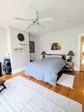 881 E 4th St, Unit 3 in Boston, MA - Foto de edificio - Building Photo