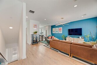 4705 Bryan St in Dallas, TX - Building Photo - Building Photo