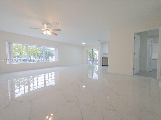5400 NW 18th St, Unit 3N in Lauderhill, FL - Building Photo - Building Photo